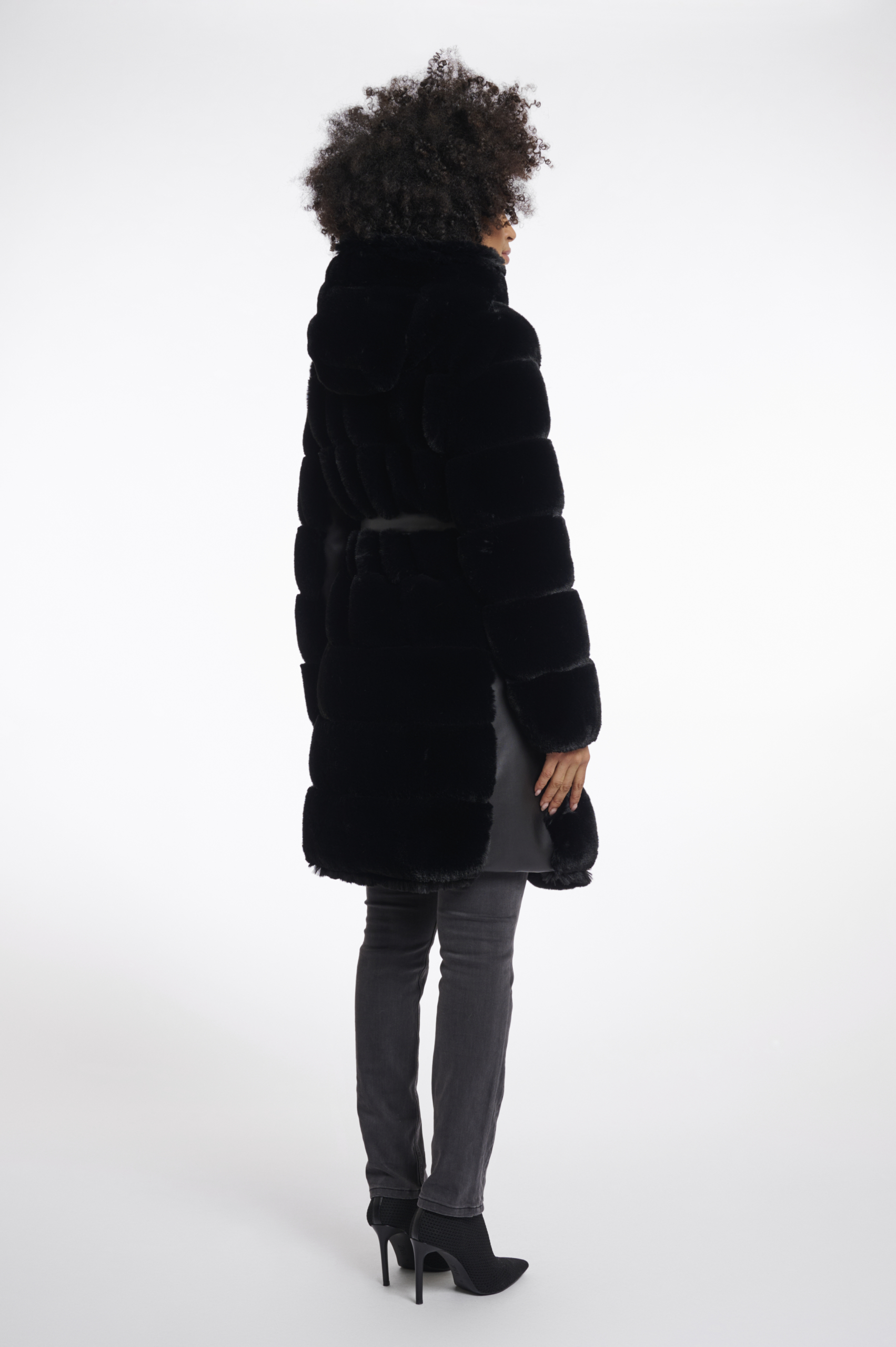 Bridget.7002512_Black_04