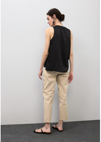straight-leg-trousers-with-striped-side-bands(5)