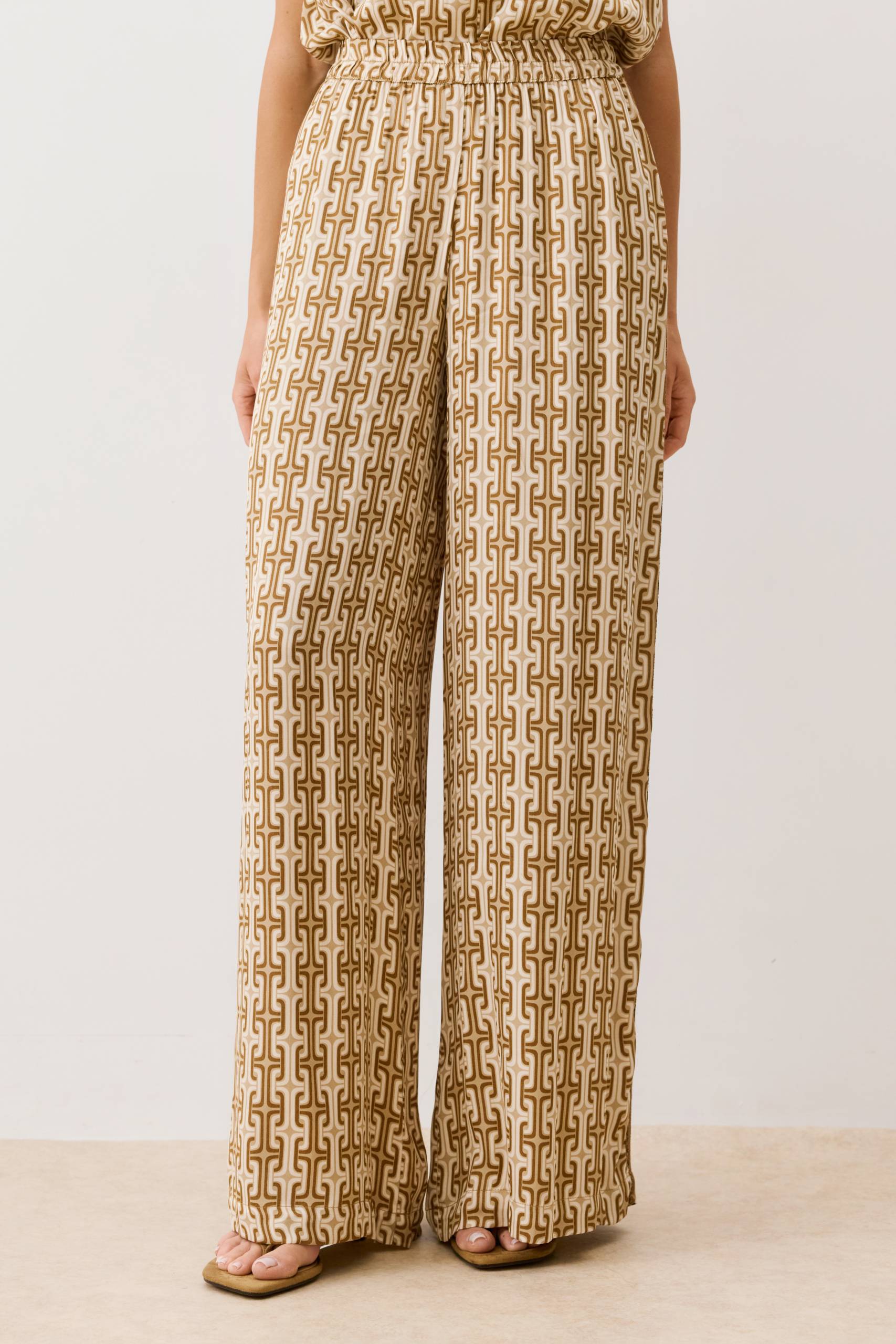 2026_06_06 Melli Boutique0031