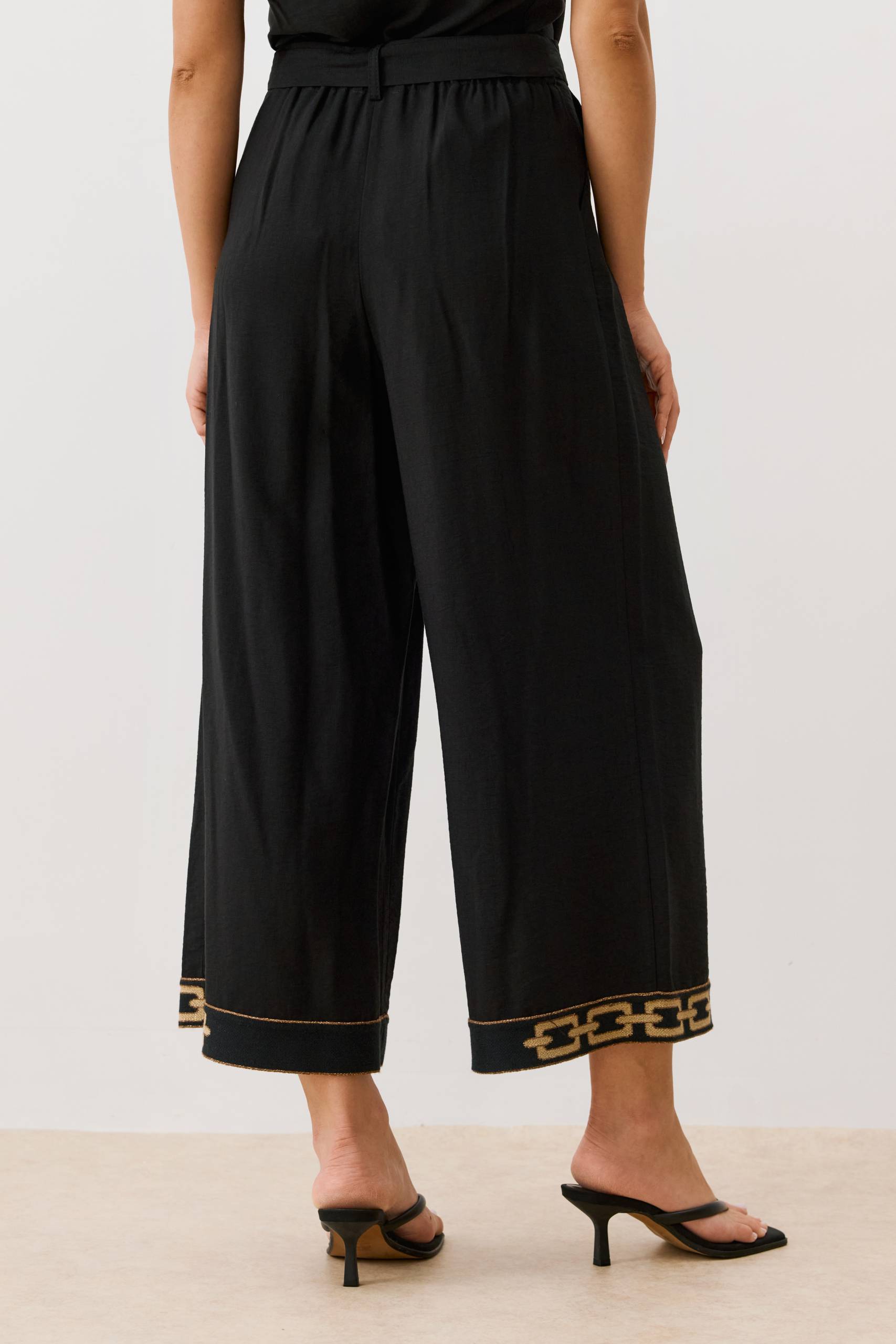 2026_06_06 Melli Boutique0429